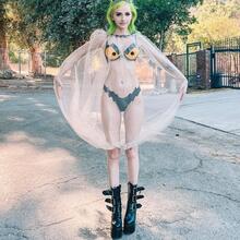  Nude