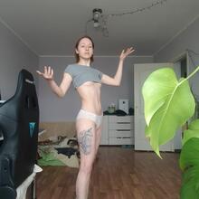  Nude