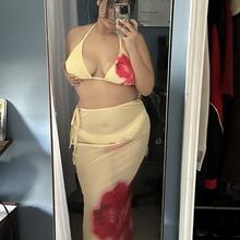  Nude