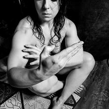  Nude