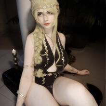  Nude