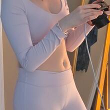  Nude