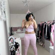  Nude