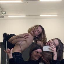  Nude