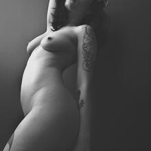  Nude