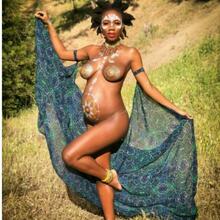 Nude