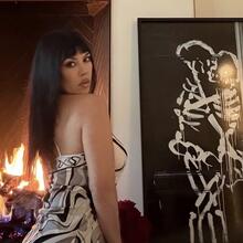  Nude