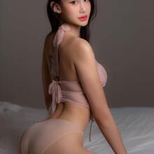  Nude