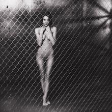  Nude