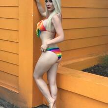  Nude