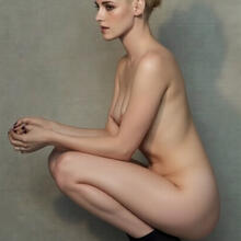  Nude