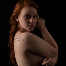  Nude