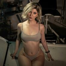  Nude