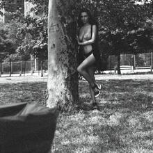  Nude