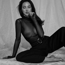  Nude