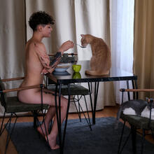  Nude