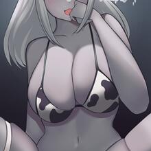  Nude