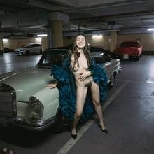  Nude