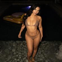  Nude