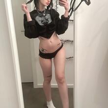  Nude