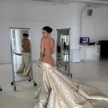  Nude