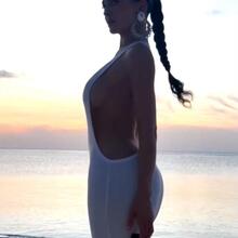  Nude