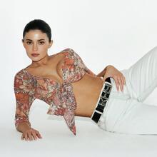  Nude