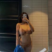  Nude