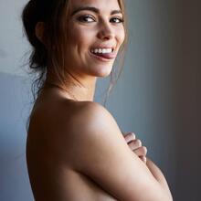  Nude