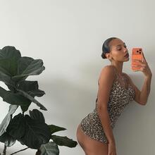  Nude