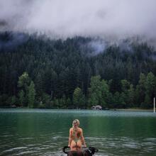  Nude