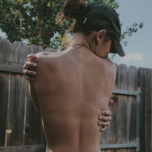  Nude