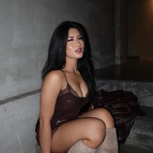  Nude