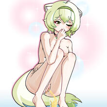  Nude
