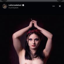  Nude