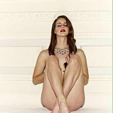  Nude