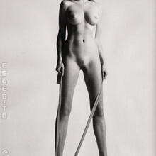  Nude