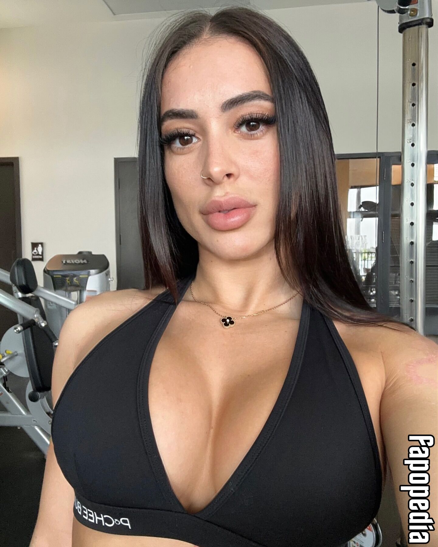 Latina Twerking