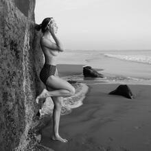  Nude