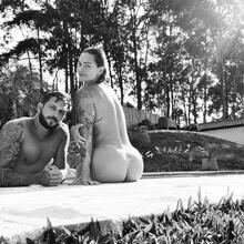  Nude