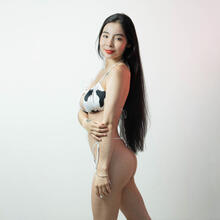  Nude