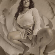  Nude