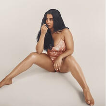  Nude