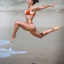  Nude