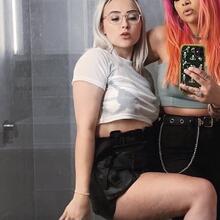  Nude