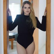  Nude