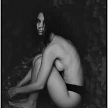  Nude