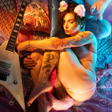  Nude