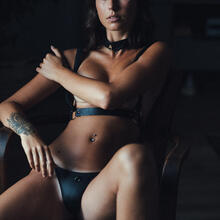  Nude