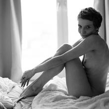  Nude
